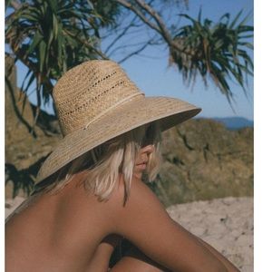 Lack of color the VISTA straw hat